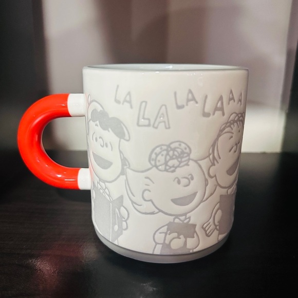 Hallmark Other - Peanuts Holiday Caroling Mug